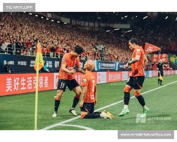 蔡斌赠送国青队服助力上海明日之星赛事 激励青年球员拼搏奋进 蔡斌赠送国青队服助力上海明日之星赛事 激励青年球员拼搏奋进